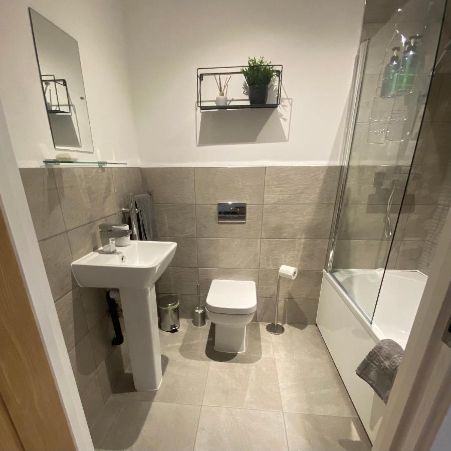 Modern 2 Bed Apartment/Free Parking/Near City/Self-Check In Handsworth Εξωτερικό φωτογραφία
