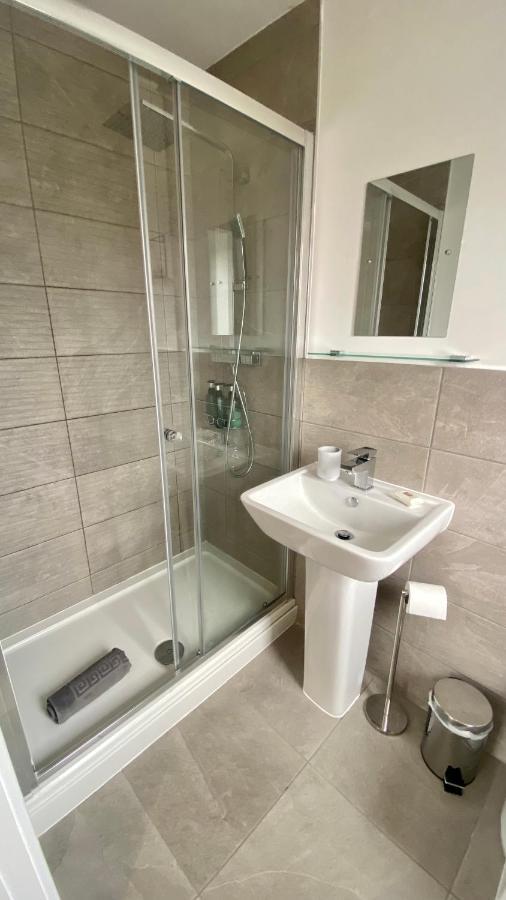 Modern 2 Bed Apartment/Free Parking/Near City/Self-Check In Handsworth Εξωτερικό φωτογραφία
