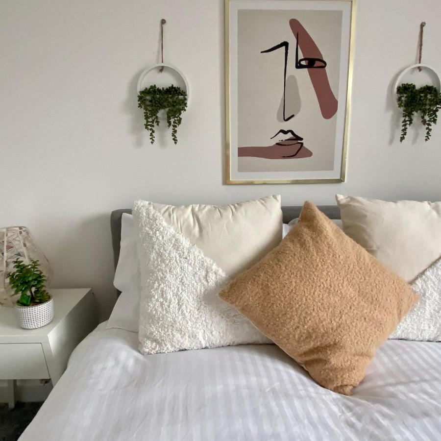 Modern 2 Bed Apartment/Free Parking/Near City/Self-Check In Handsworth Εξωτερικό φωτογραφία