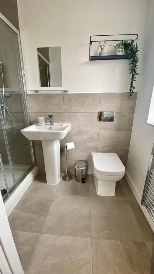 Modern 2 Bed Apartment/Free Parking/Near City/Self-Check In Handsworth Εξωτερικό φωτογραφία